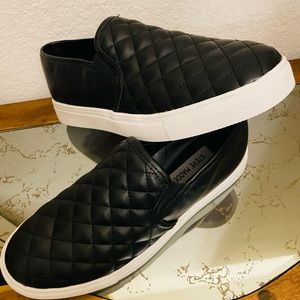 Steven Madden NEW PAIR leather Quilted slip on sneakers. Size 8